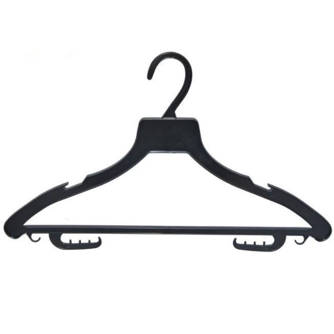 plastic hangers wholesale